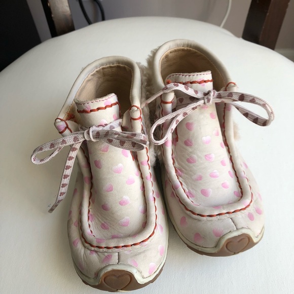 Geox Other - Geox girls 8.5 shoes with pink hearts and faux fur around the back